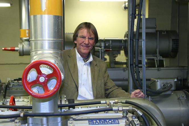 Helge Lunde fra Thermoconsult må stadig rydde opp i dårlig prosjekterte og utførte varmepumpeinstallasjoner. Han er oppgitt over lav kunnskap.