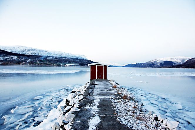 Natur: Elkem Salten til venstre i bildet kan ikke klage på omgivelsene, men NOx-utslippene var foruroligende høye.
