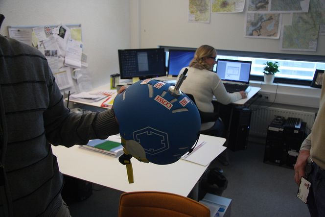 Med seks GoPro-kameraer på et stativ, eventuelt på en hjelm, filmes seks parallelle filmer med hver sin vinkel. Det gjør at trenere og kjørere kan se levende bilder av løypa i alle retninger.