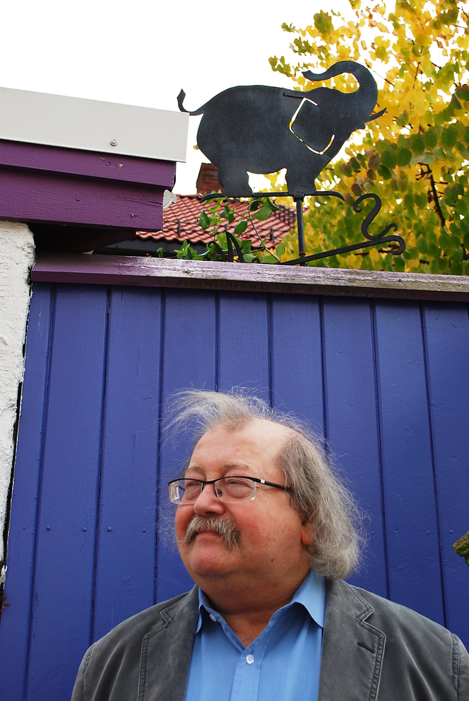 Elefanter: Jon Bings yndlingsdyr var elefanten som også står som symbol utenfor det fiolette huset hans på Kampen i Oslo.