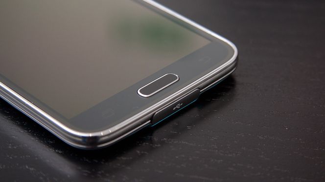 I hjemtasten sitter en fingeravtrykkleser. Denne må du stryke fingeren over. Foto: Marius Valle