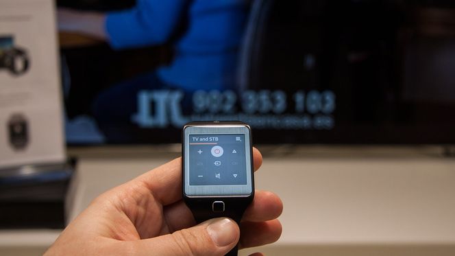 Gear 2 kan brukes som fjernkontroll til TV og annet utstyr som har IR-fjernkontroll. Foto: Marius Valle