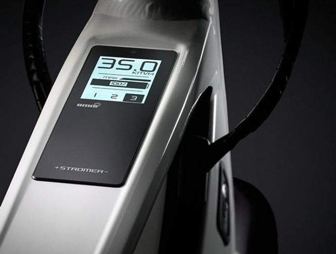 Neste generasjon, Stromer ST2, har et display, telemetri i sanntid og GSM, GPS og bluetooth-tilkobling. Elsykkelen kan kommunisere direkte med en egen app.