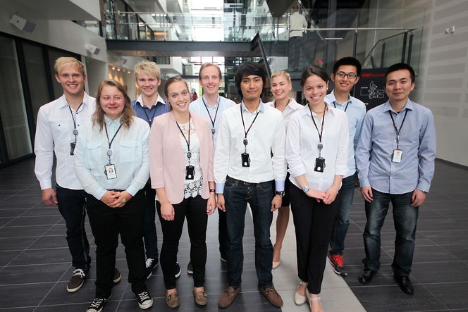 Det var hele 500 søkere til de 11 stillingene i FMCs sommerprogram. Disse 11 var de heldige (og dyktige) som sto igjen til slutt.