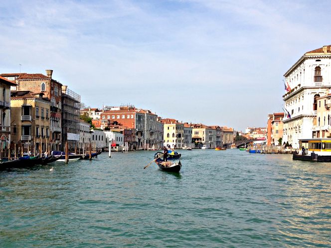 På midten av 90-tallet beregnet man katastrofens konsekvenser. Hvor mye det kostet å restaurere det som hadde blitt ødelagt: Palass, kirker, butikker, kaier og dammer. Man kom fram til summen 20 millioner euro.