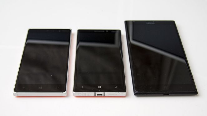 Lumia 830 og de ikke altfor fjerne slektningene Lumia 930 (i midten) og Lumia 1520 (til høyre).