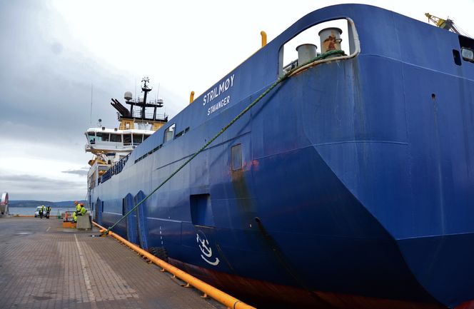 Simon Møkster Shipping AS har vært med på utviklingen av OTS, ved å teste simulatoren ut på sin supplybåt, Strilmøy. Fartøyet var også vert da SMSC demonstrerte teknologien.