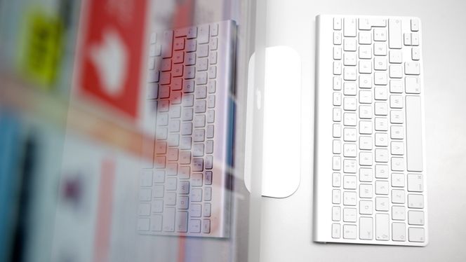 Skjermen er blank og til dels litt reflektiv, men vi synes likevel Apple har gjort en god jobb med å redusere refleksjonene.