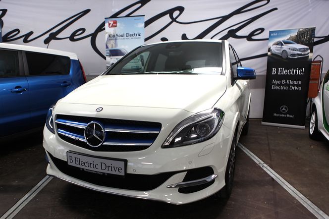 Mercedes-Benz B-klasse kommer i elektrisk versjon i februar 2015 og vil ha en teoretisk rekkevidde på opptil 230 kilometer.
