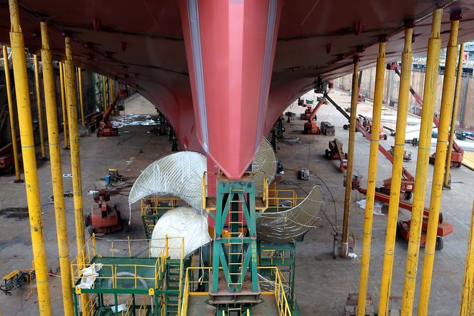 Propell til containerskip som bygges ved Hyundai Heavy Industries verft i Ulsan, Sør-Korea