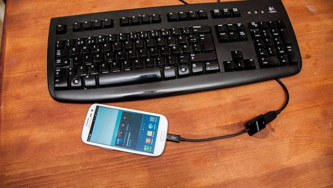 Men en USB-otg-kabel kan du koble til alt fra tastatur til USB-harddisk.