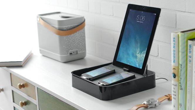 En ladestasjon som denne kan være kjekt å ha dersom du vil ha ett sted å lade alt.