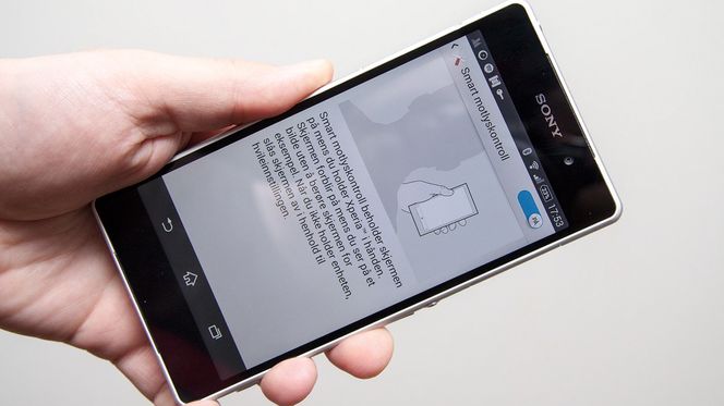 Smart motlyskontroll har ingenting med motlys å gjøre, men holder skjermlyset på så lenge du bruker mobilen.