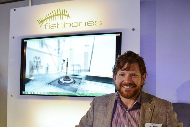 Regionsjef for Fishbone i Nord-Amerika, Kevin Rice, forklarer at standen har hatt besøk av flere representanter for oljeoperatører, som har vært interesserte i teknologien. Fishbone er nå klare for å ta produktet sitt ut på markedet, et system som skal øke produksjonen i en brønn, og kan brukes som et alternativ til fracking.