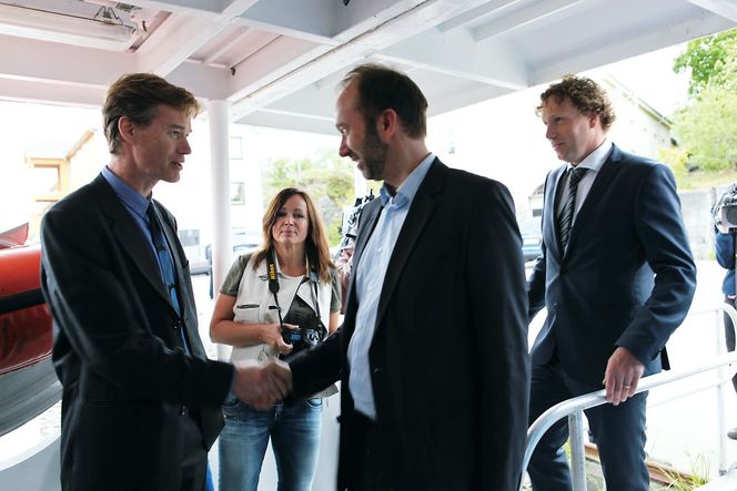 Eystein Borgen, oppfinneren av Sway og næringsministeren Trond Giske under åpningen av Sway vindturbin.
