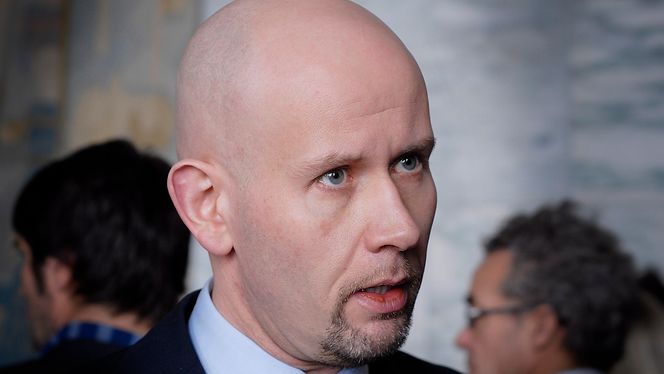 Olje- og energiminister Tord Lien mener dagens Kværner-avtale var viktig, og mener også at en elektrifisering avhele Utsirahøyden fra dag én kunne ha hindret dette.