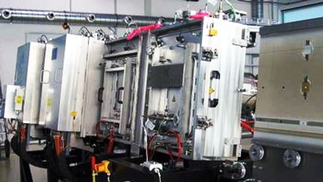 MAGNETRON SPUTTERING: Denne maskinen står på Kjeller og benyttes i tynnfilmteknologi for å spraysyltynne materiallag på en overflate - for eksempel en wafer.
