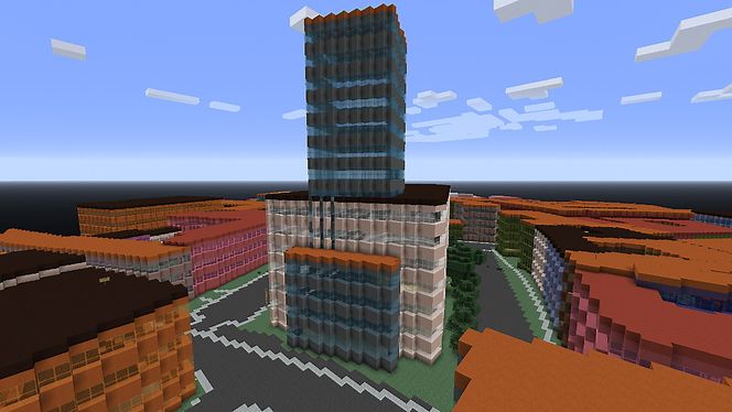 Du kan bevege deg fritt rundt i Danmark, finne ditt eget bolige område, bygge og rive ned som man kan i en hvilken som helst annen Minecraft-verden-. Her er Vor Frue Kirke i København.