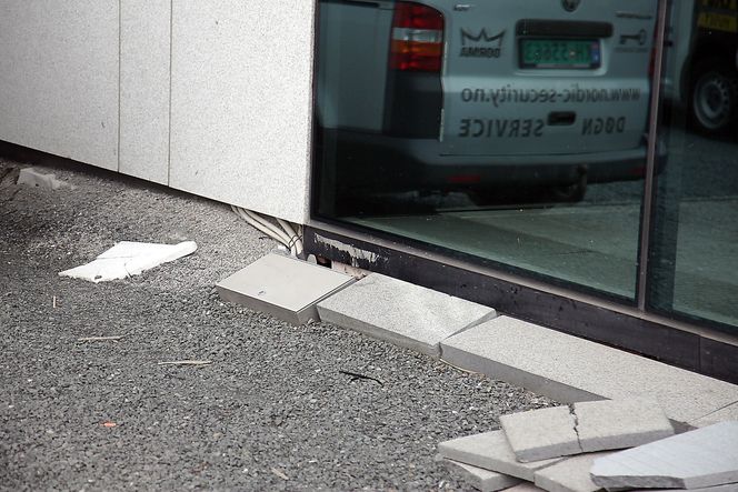 På skrå: Foran Operaen mot Barcode-siden skråner hellene ned fra sideutgangen.