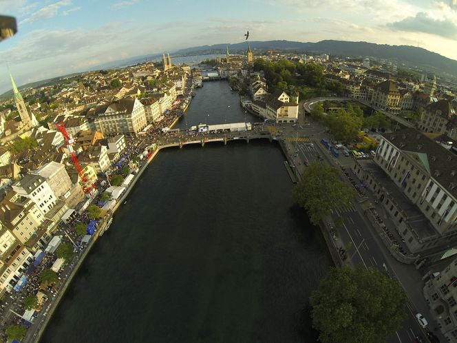 Luftfoto som demonstrerer at multikoptere fortsatt kan fotografere fra betydelige høyder selv om de er knyttet til et bånd. Tatt med et GoPro-kamera og en Fotokite.