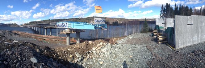 Når siste element monteres tirsdag ettermiddag vil det være mulig å gå over Glomma.