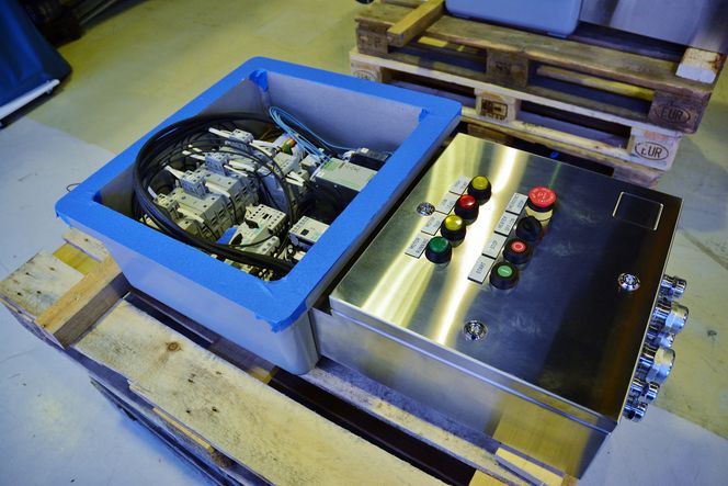 Beskytter: Denne typen kapsling er en del av standardutstyret til Ex-Tech. Den beskytter det elektriske utstyret, slik at dersom gass skulle komme inn i boksen og antennes, vil likevel ikke flammene klare å komme ut.