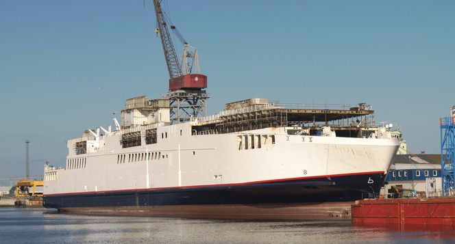 Kutt: To dekk fjernes og et tredje blir kortere. Ny bro i aluminium og en rekke andre tiltak skal gjøres for å lette fergene til Scandlines. Batteripakker og nye dieselgeneratorer settes også inn.