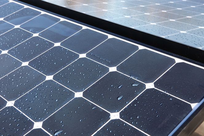 TOPPKLASSE: Solcellene blir levert av Sunpower og har en virkningsgrad på 20,9 prosent, ifølge Skanska.