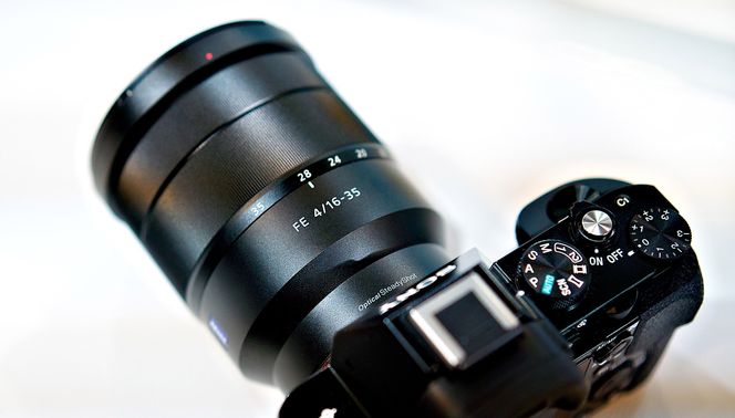 Zeiss FE 16-35mm fra Sony. Foto: Eirik Helland Urke