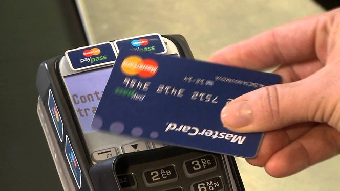 Mastercard har sin egen kontaktløse NFC-baserte løsning kalt Paypass. Visa har Paywave.