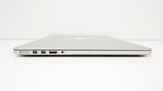 To USB-porter er snaut, men to Thunderbolt-porter veier noe opp.