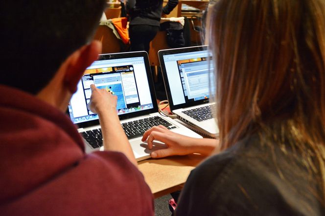  Elevene må selv finne ut hvor de tror det kan være olje. Det er ikke lett, skal vi tro de fire 1.-klassingene fra St. Olav videregående skole.