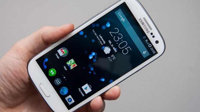 Her har vi installert Cyanogenmod 11, som sørger for at Galaxy S3 får Android 4.4. I samme slengen strippes telefonen for Samsungs programvare.