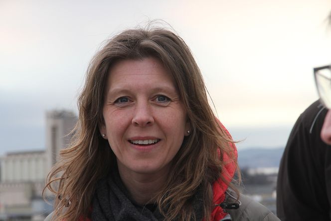 Forvaltningssjef Anett Andreassen sier Statsbygg nå vurderer å gå inn i et forskningsprosjekt for å øke kunnskapen om hva som forårsaker fargeendringene.