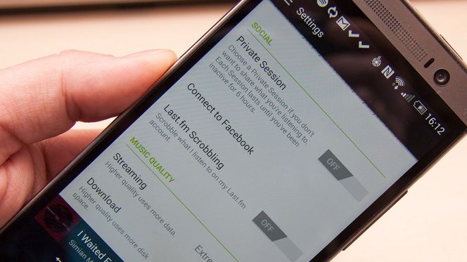 Om du ikke vil at andre skal få med seg at du er inne i en Justin Bieber-periode kan du skru av de sosiale funksjonene.