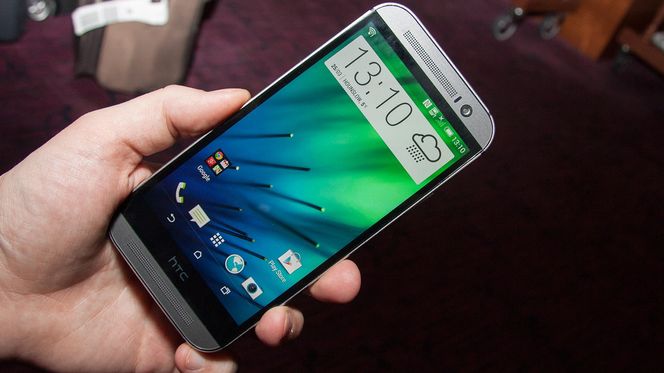 HTC One M8 kjører Androdi 4.4, og brukergrensesnittet de kaller Sense 6, eller sixth Sense.