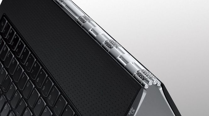 Yoga 3 Pro har fått en redesignet vippemekanisme som skal minne om metallreima til et armbåndsur.