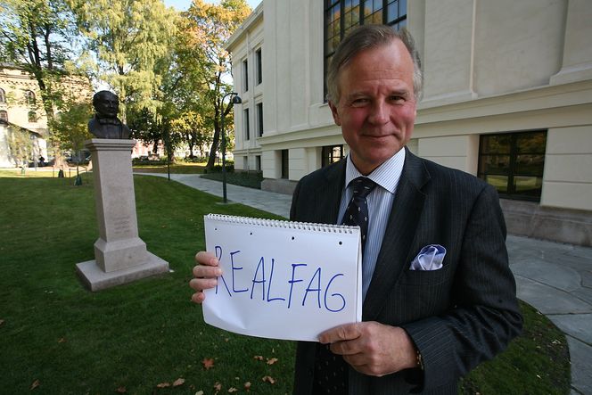 ”PLASSERT: NIFUs ferske evalering av de store universitetsrankingene er musikk i Ottersens ører. Norge bør ikke ta politiske beslutninger om utdanning på bakgrunn av rangeringer som ikke holder mål, er rektorens mantra.”