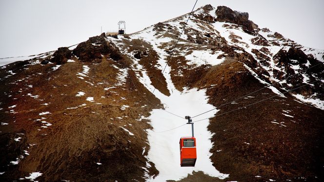 Turen med taubanen opp til observatoriet på 474 meter på Zeppelinfjellet tar 13 minutter. Foto: Eirik Helland Urke