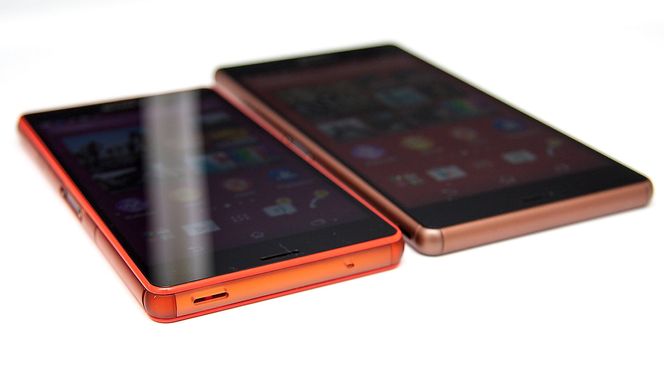 Mens Xperia Z3 har metallramme, har Z3 Compact plastramme.
