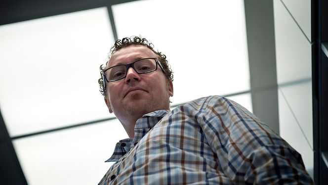 Bli lys: LED-teknologien er i ferd med å overta over alt. Også i støydempende takplater, mener Petter Løwø i Philips Lighting.