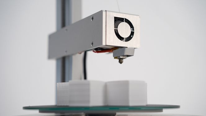 Prototypen til Alta ble liggende på hylla i nesten tre år før industridesignstudene på Arkitektur- og designhøhskolen i Oslo, Hans Jakob Føsker og Alexandre Chappel fikk øynene opp for den