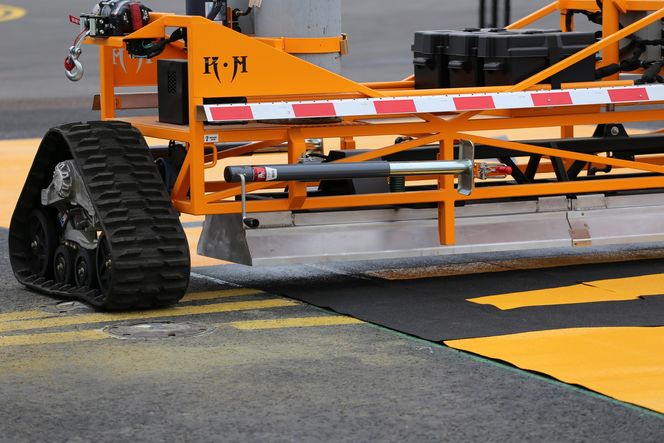 Den nye plastmerkingen testes på Oslo lufthavn denne vintersesongen.