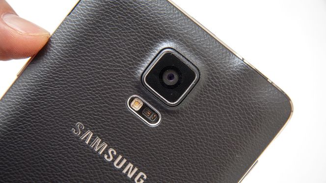 Kameraet har 16 megapiksler og optisk bildestabilisator.