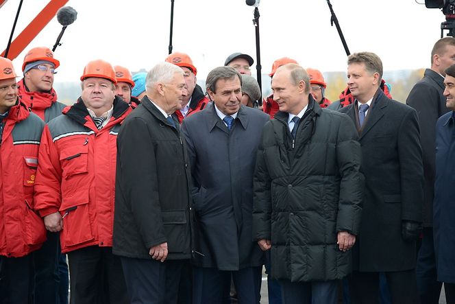 En smilende Vladimir Putin åpnet den nye brua i Novosibirsk - en teknologi basert på nordmannen Per Tveits studentprosjekt på begynnelsen av 60-tallet.