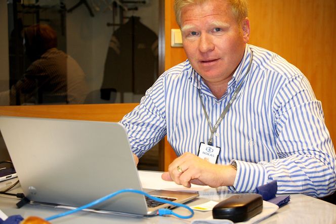 FART: Jon Oluf Brodersen i Dataforeningens it-politisk råd tror at mer konkrete mål kan få fart på digitaliseringen i stat og kommune.