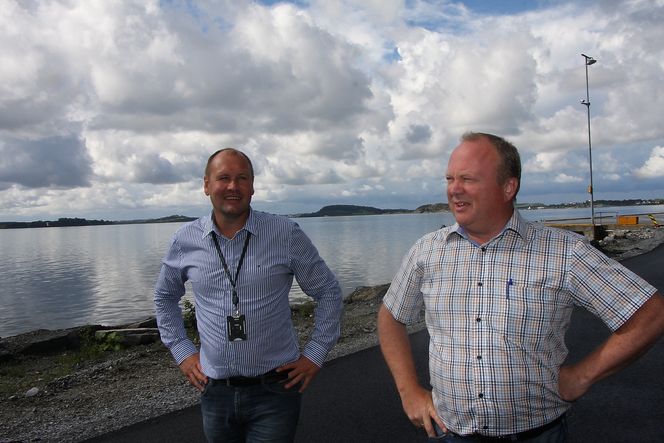 LITEN STAB: Så langt består selskapet av driftssjef Tor Kristian Gyland (t.v.) og adm. dir. Knut Molaug og en håndfull ansatte til.
