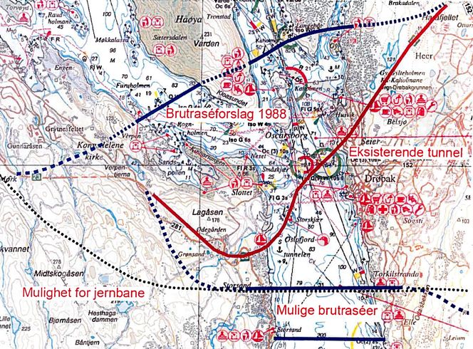 Den røde viser dagens tunnel. Den blå lengst mot nord viser opprinnelig brutrase fra 1988 og de to nederste blå viser ny trase sør og nord for Drøbak.
