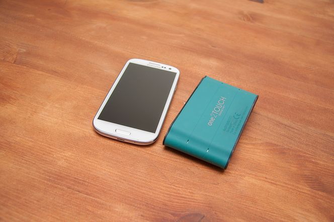 Tastaturet brettes enkelt sammen, og får plass i en vanlig bukselomme om det trengs. Foto: Marius Valle