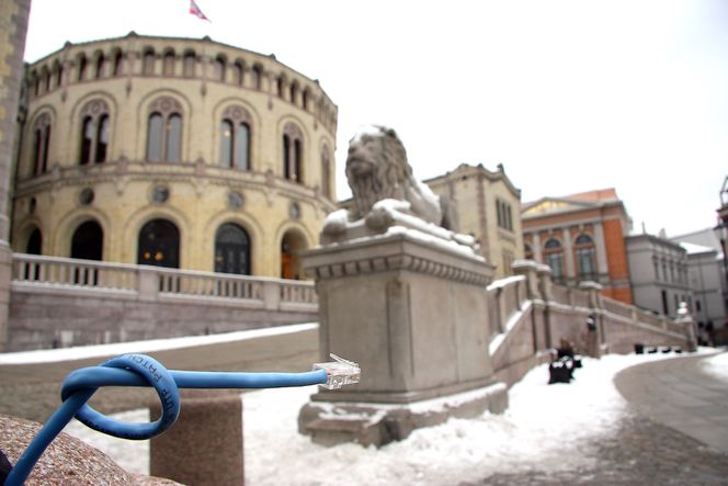 Knute på tråden:  Telebransjen har mistet tålmodigheten med at politiske vedtak med store økonomiske konsekvenser drar ut i tid.  Foto: Leif Hamnes